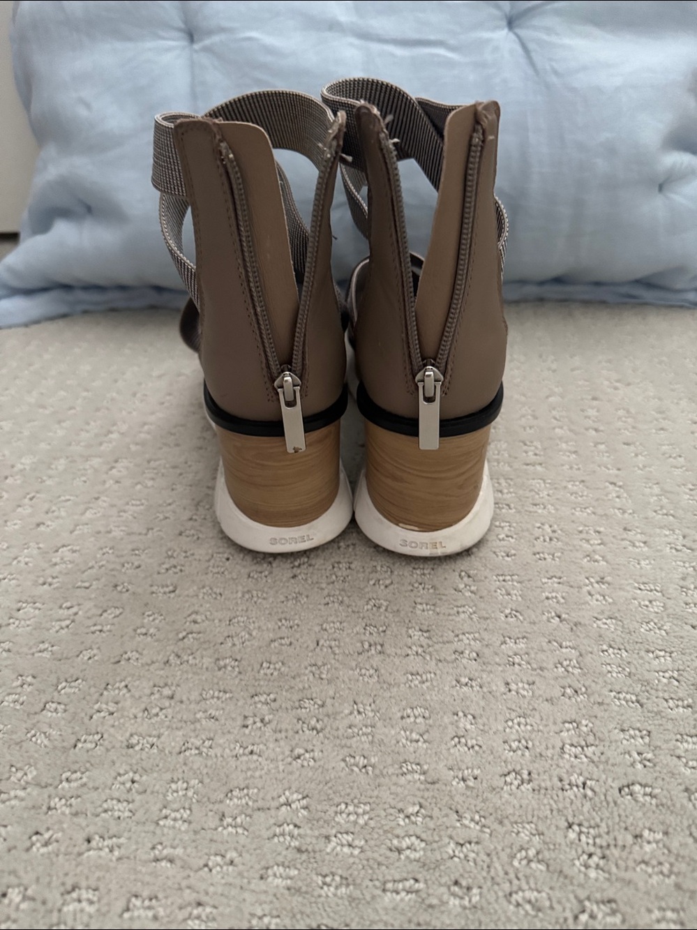 SOREL sandals - Picture 2 of 4